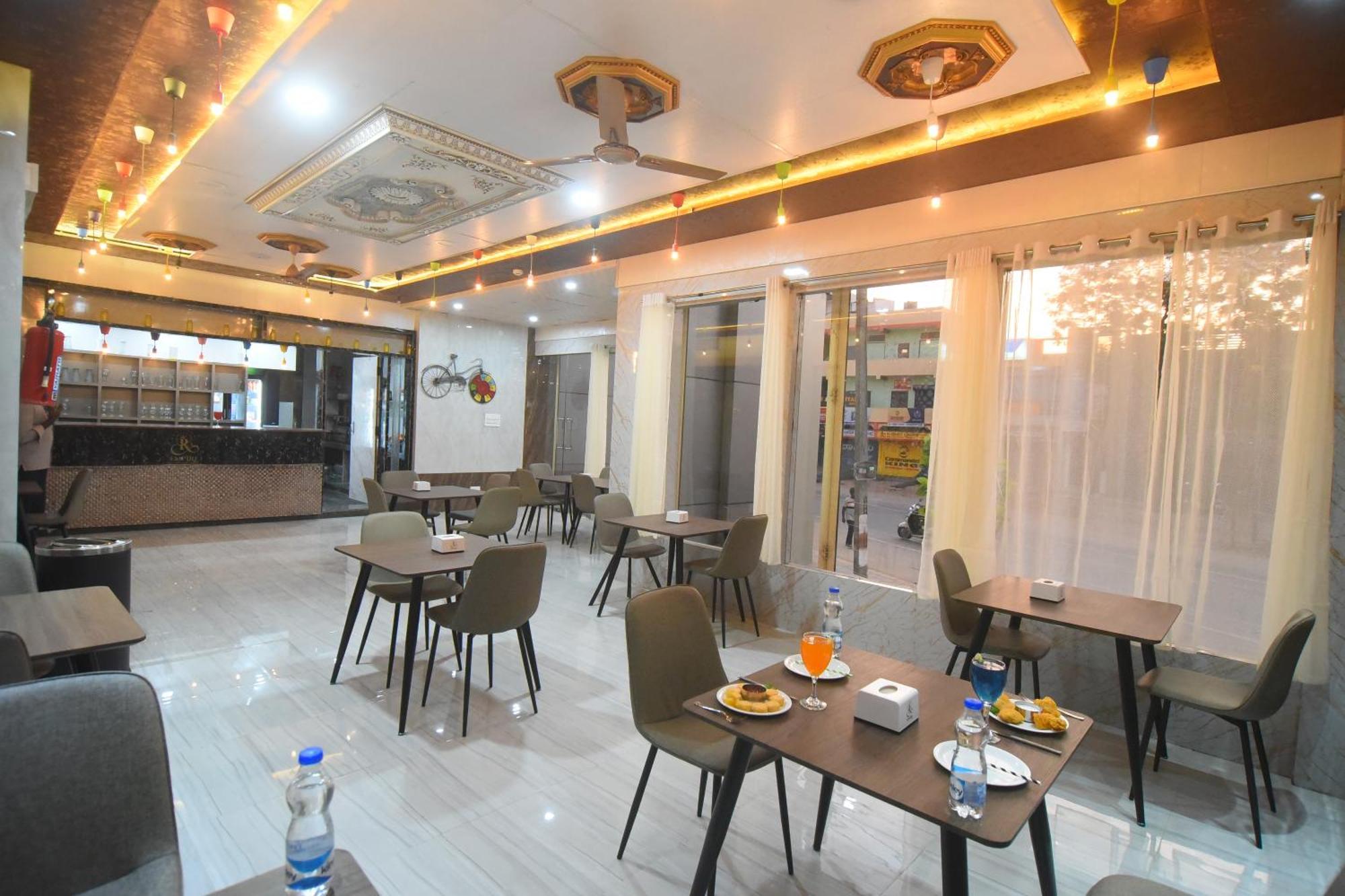Hotel R Empire Revtree Davangere Exteriér fotografie