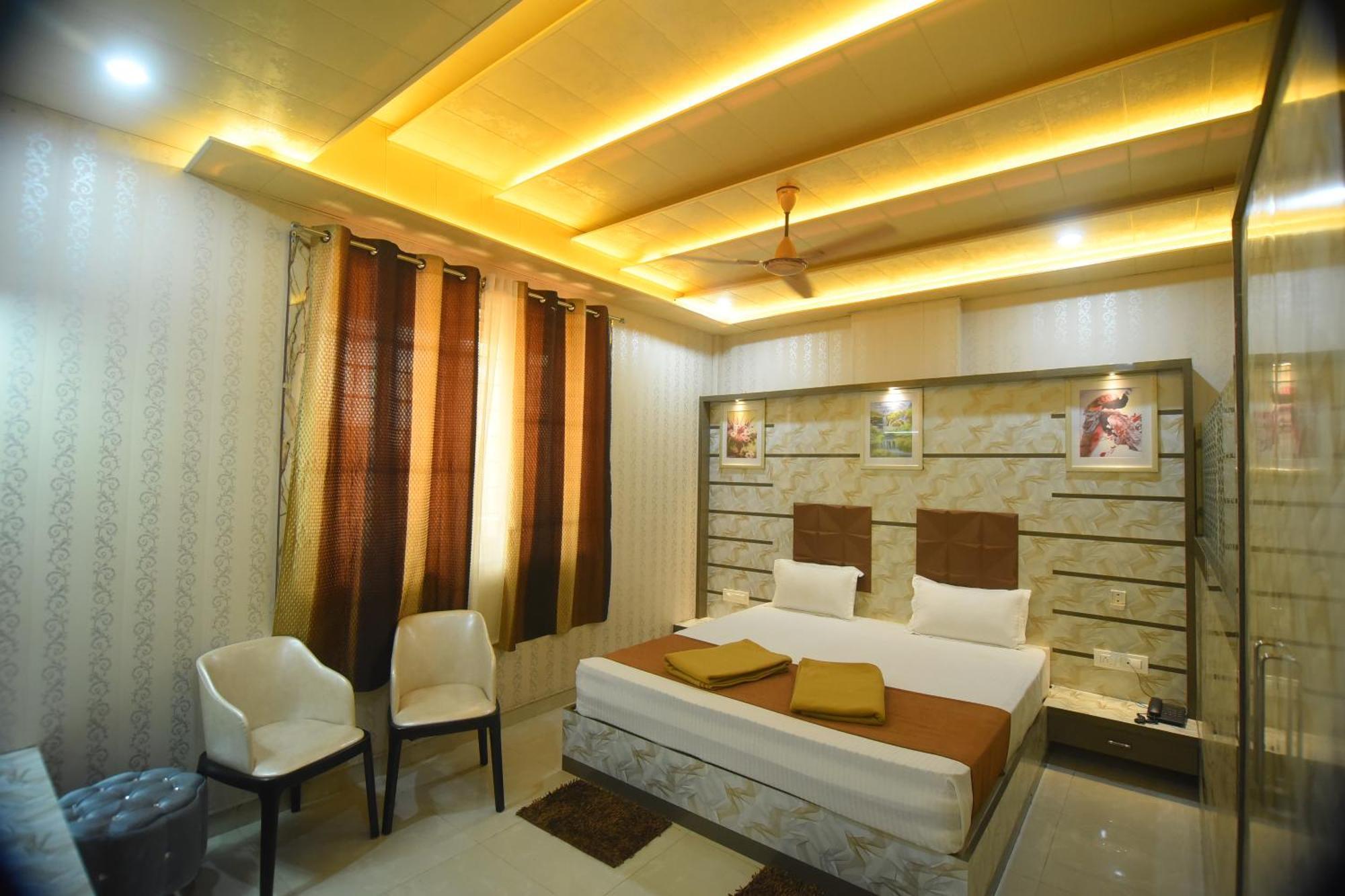 Hotel R Empire Revtree Davangere Exteriér fotografie