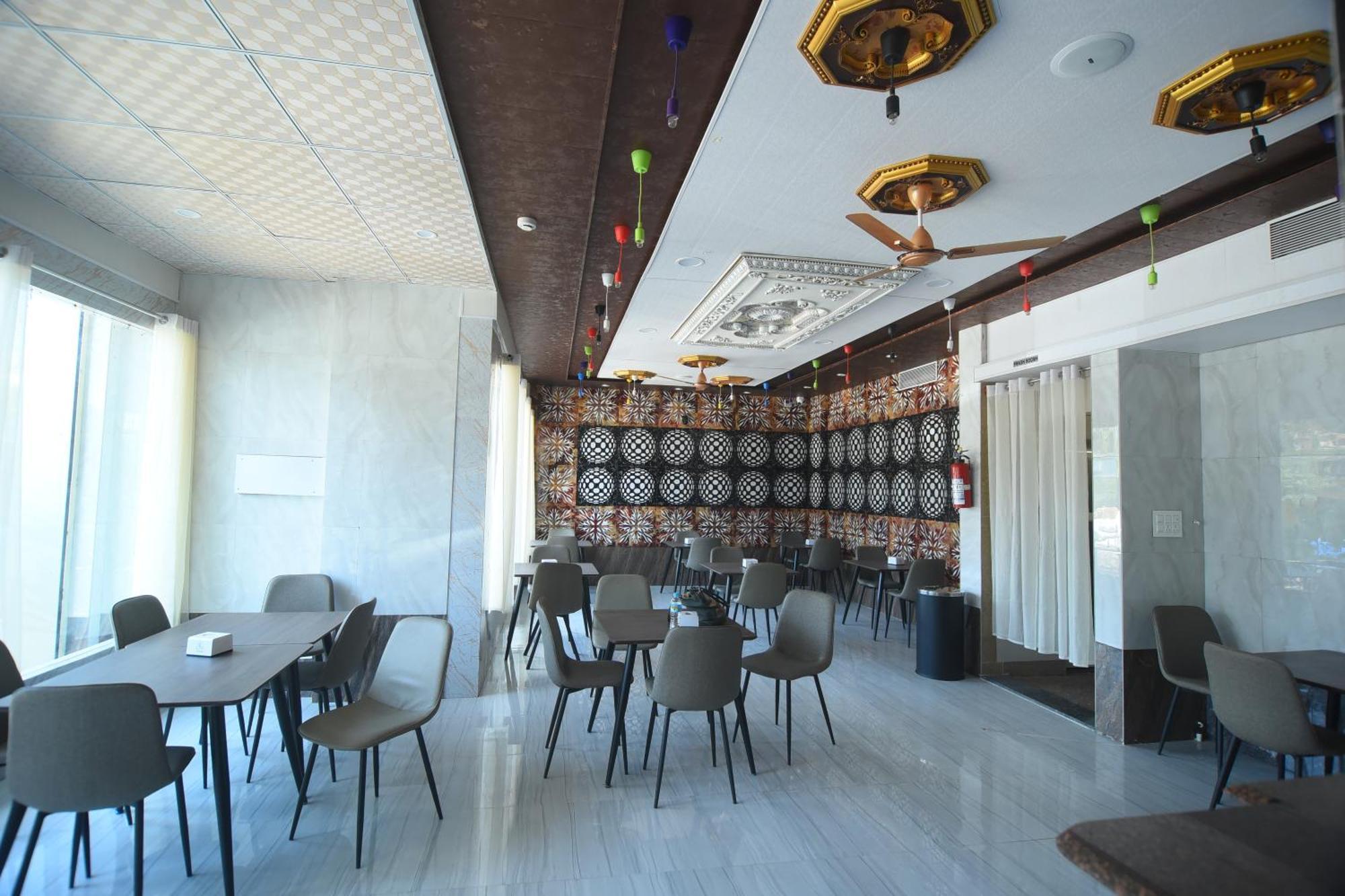Hotel R Empire Revtree Davangere Exteriér fotografie