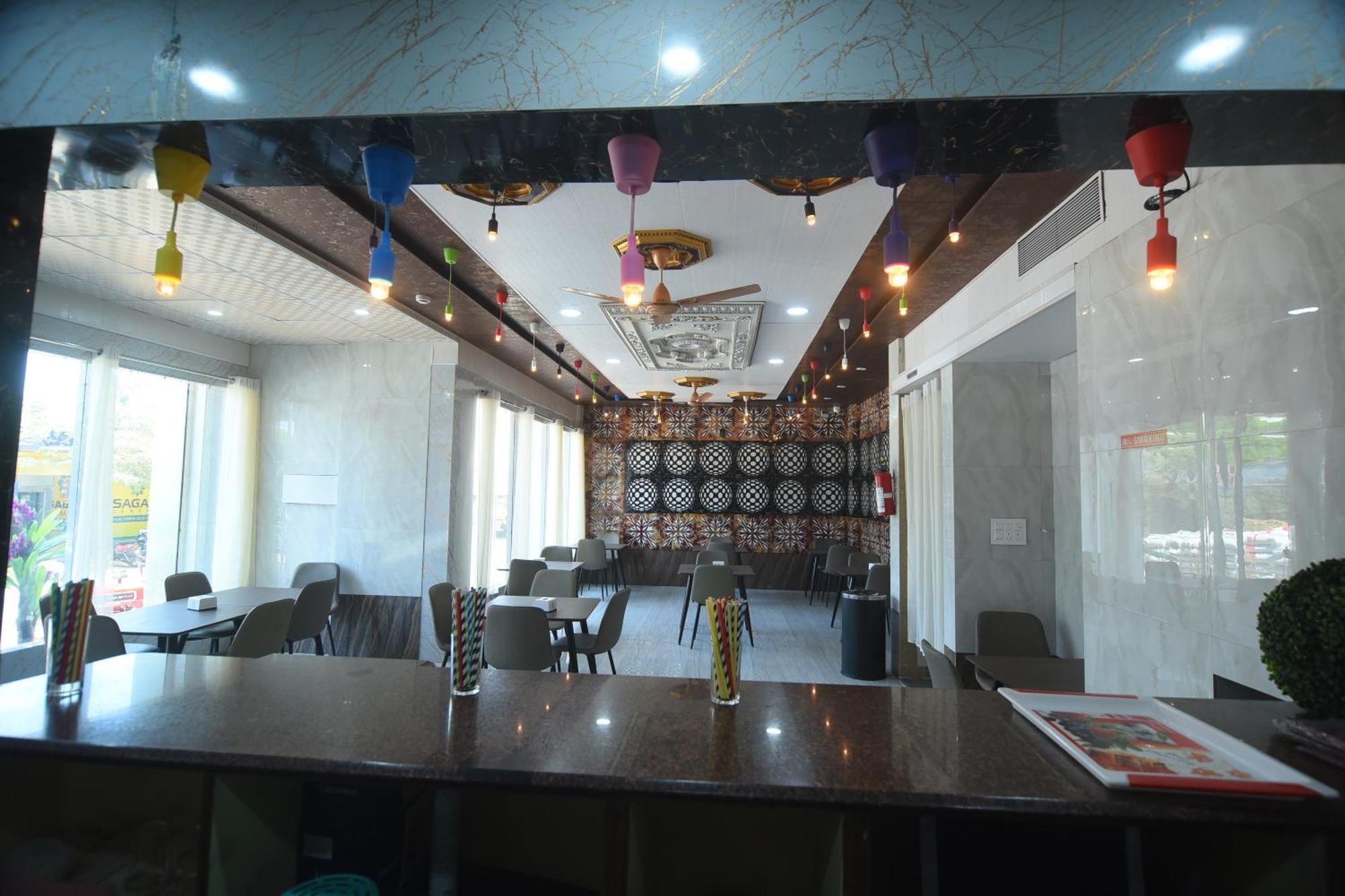 Hotel R Empire Revtree Davangere Exteriér fotografie